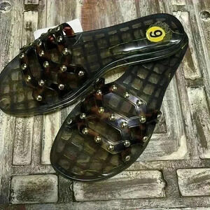 Gorgeous new size 9 studded Vince  Camuto jelly slides ⚓️🛥️🛸🚀